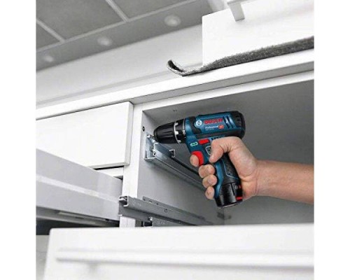 Шуруповерт акумуляторний + набір біт Bosch Professional GSR 12V-15 (12 В, 2х2 А*год, 30 Н*м) (060186810G)